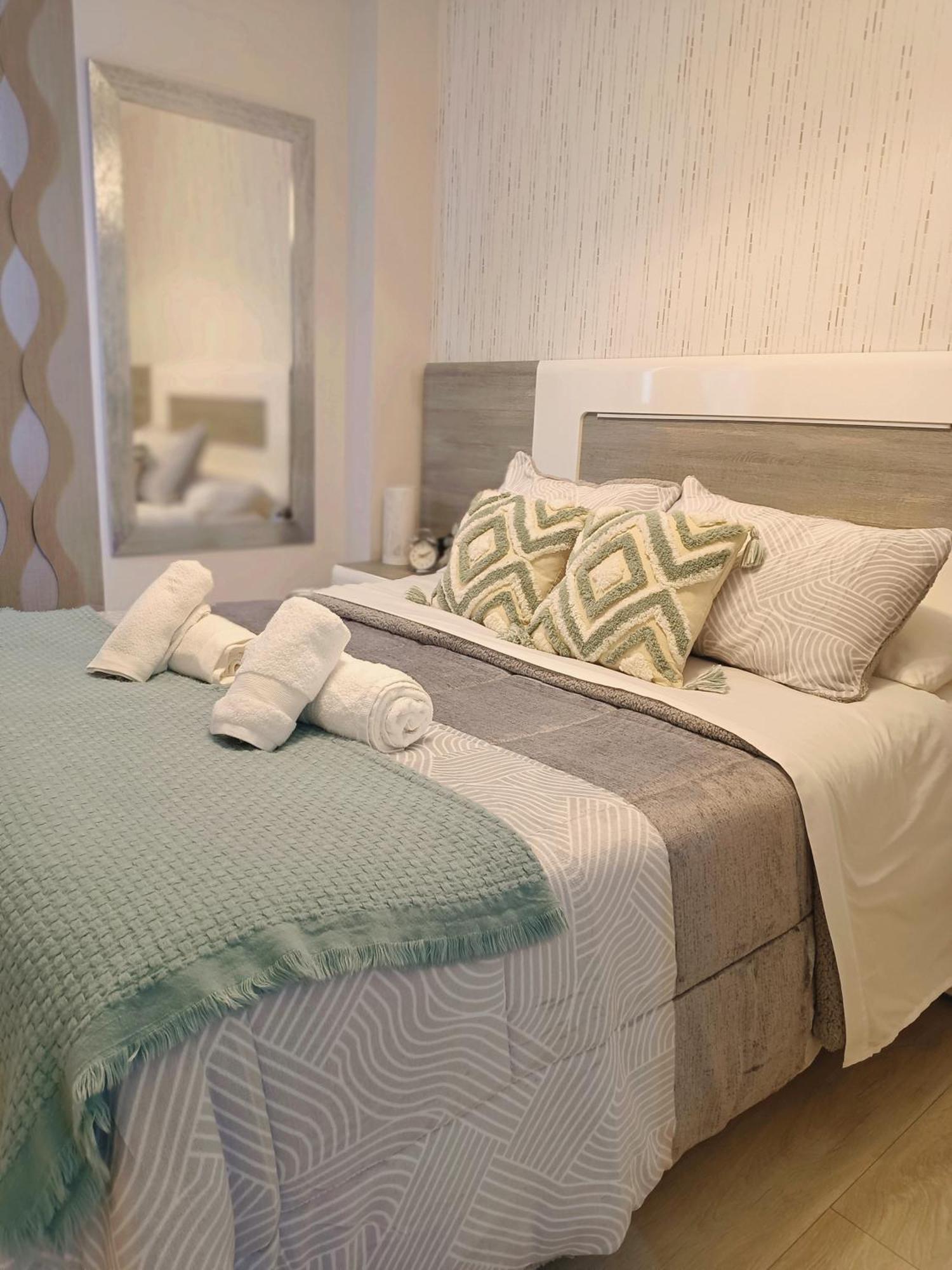 ¡Al Lado De La Clinica Oftalmologica Vega! Apartman Oviedo Kültér fotó