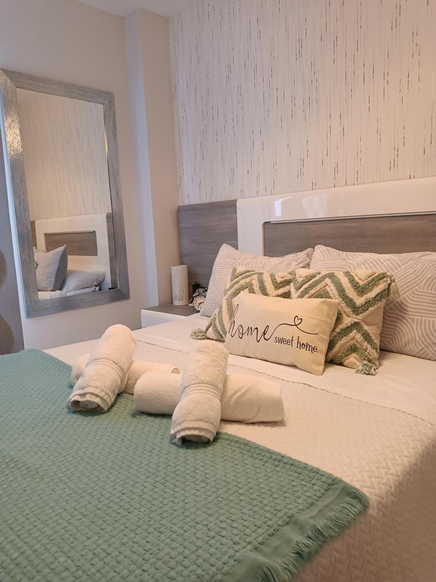 ¡Al Lado De La Clinica Oftalmologica Vega! Apartman Oviedo Kültér fotó